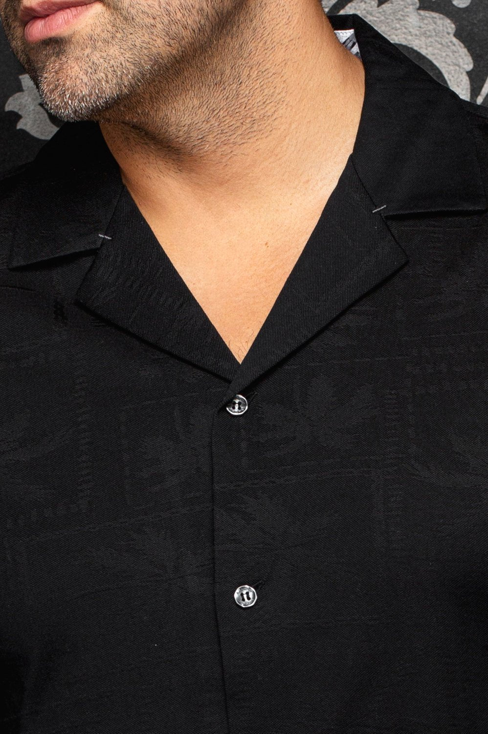 Manches Courtes Flat Collar | MAHO, Black - AU NOIR