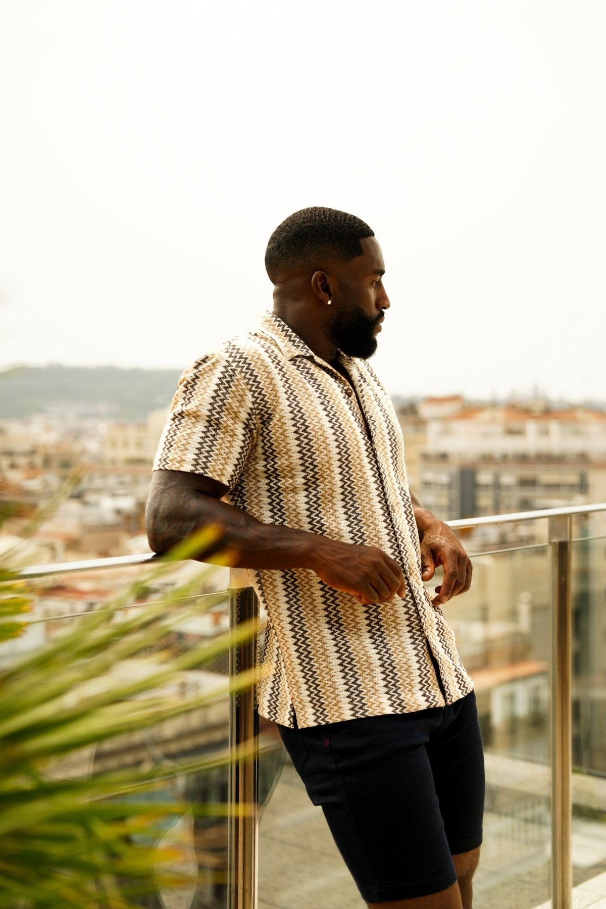 CHEMISE MANCHES COURTES COL OUVERT | RAJ - T, Brown Grey - AU NOIR