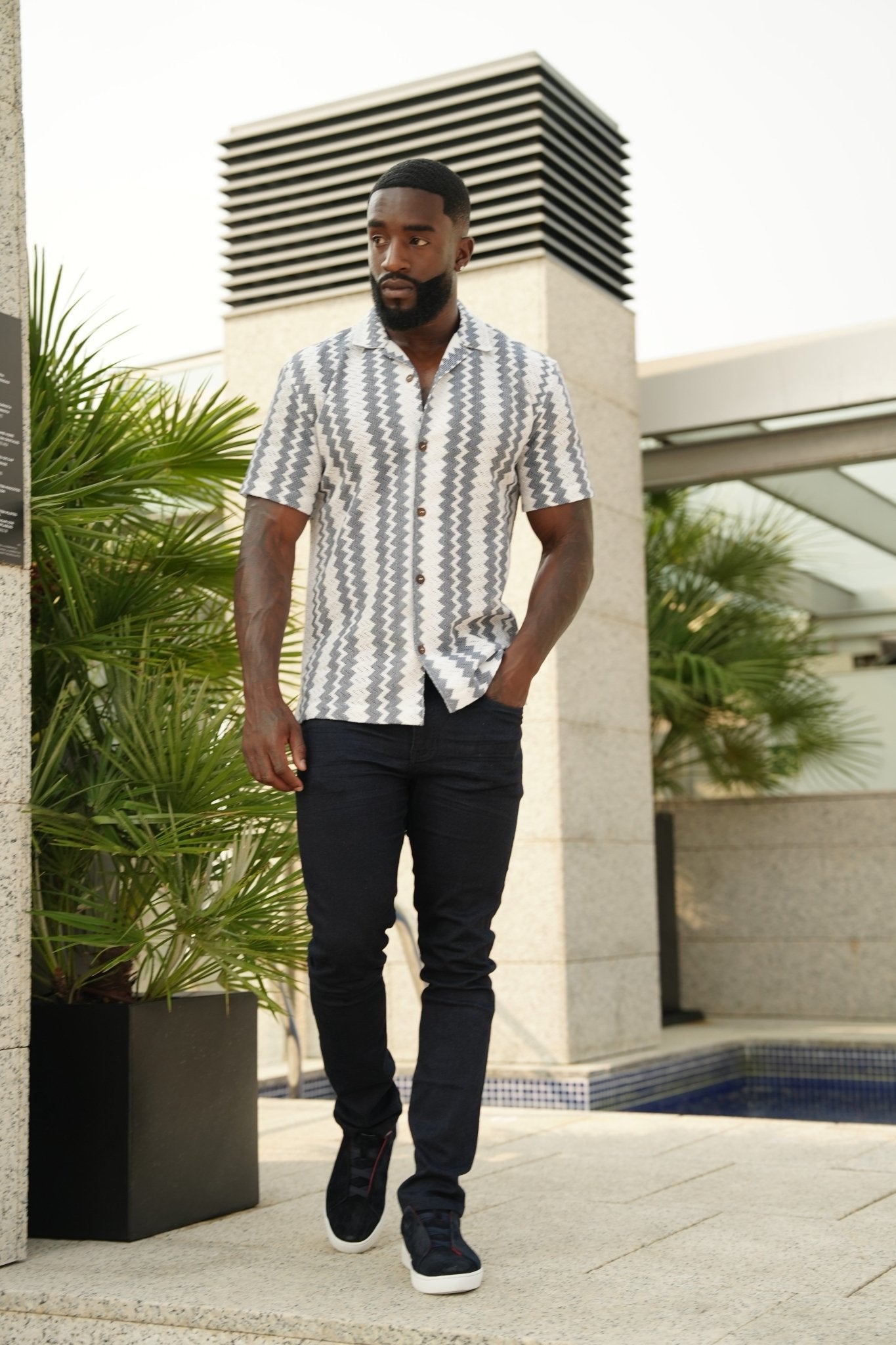 CHEMISE MANCHES COURTES COL OUVERT | RAJ - T, White Navy - AU NOIR